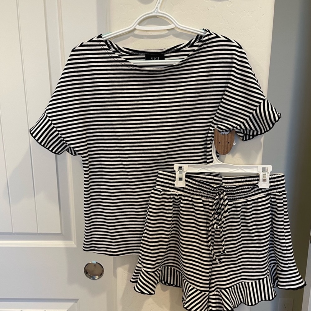 🖤 VICI B&W Striped Ribbed Top + Shorts Set - S